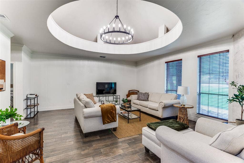 101 Oakwood Drive, Weatherford, TX 76086