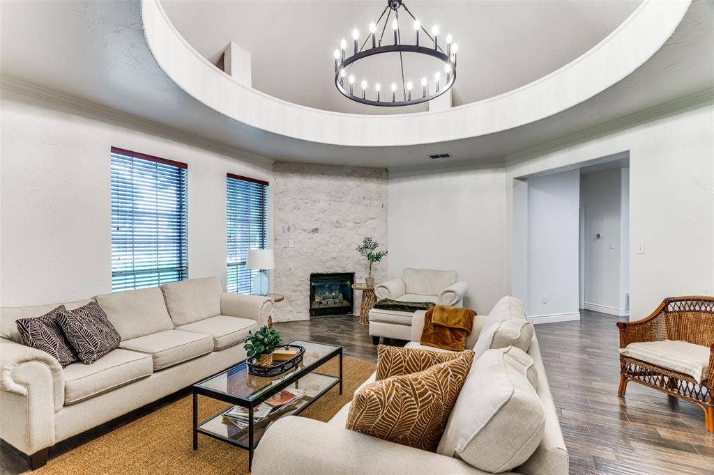 101 Oakwood Drive, Weatherford, TX 76086