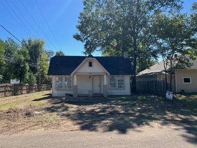 Property photo for 111 W Wolfe Street, Grand Saline, TX