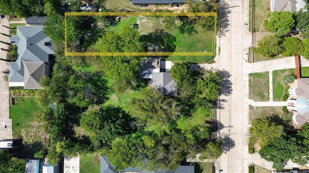 906 King Avenue, Irving, TX 75060 906 King Avenue, Irving, TX 75060