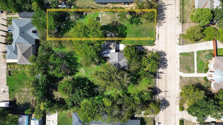 Property photo for 906 King Avenue, Irving, TX