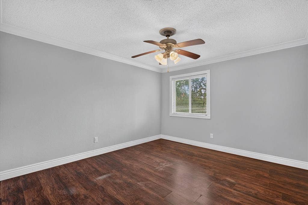 2801 Meandering Way, Bedford, TX 76021