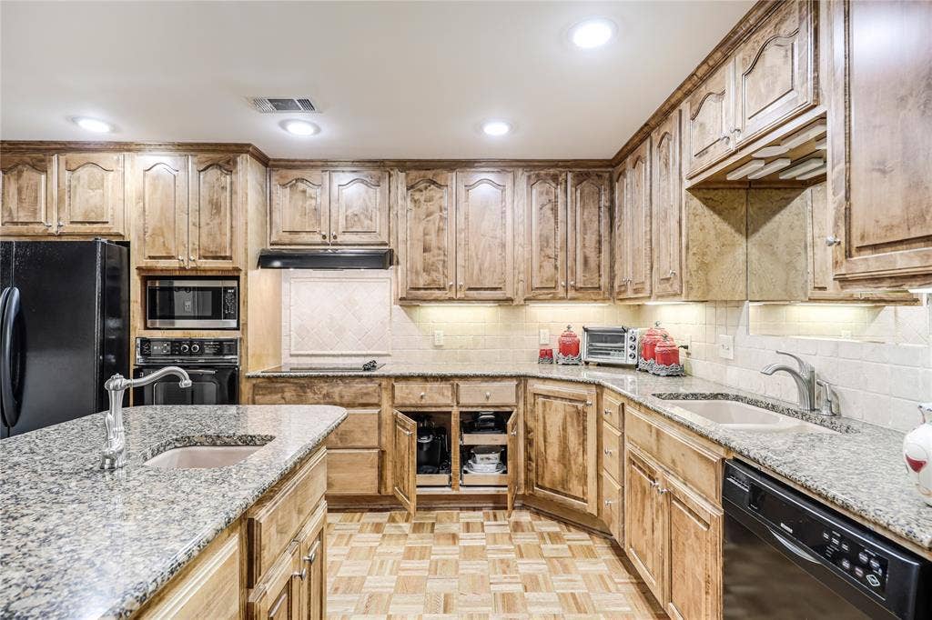 Additional kitchen views  with pull out custom drawers!