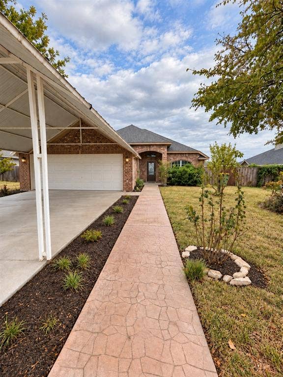 Property photo for 105 Johnson Lane, Hillsboro, TX