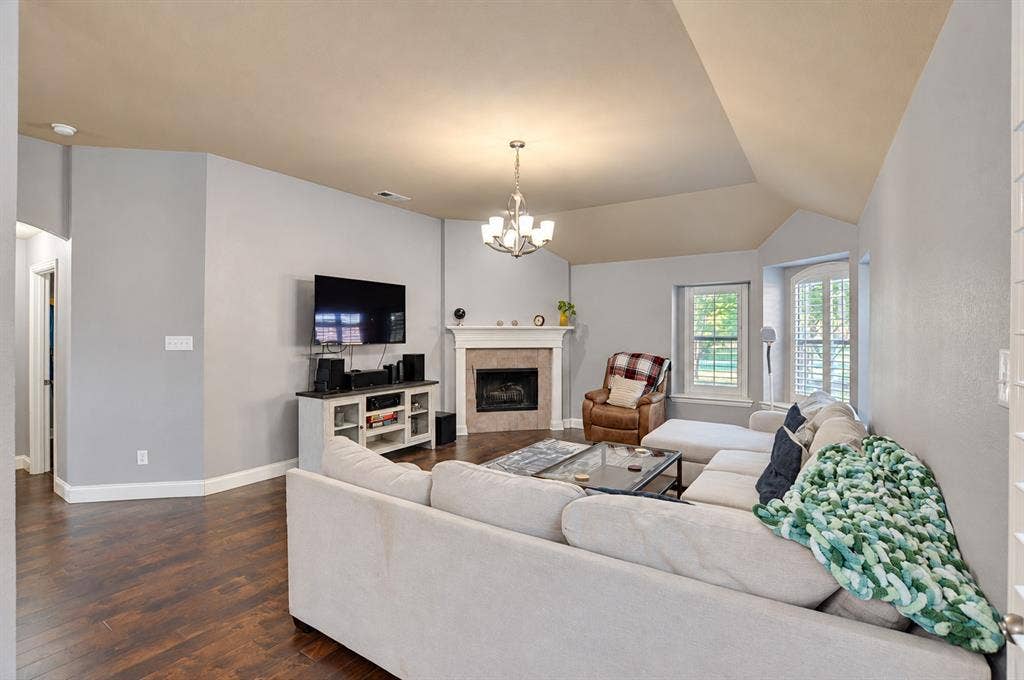 6831 Landing Drive, Grand Prairie, TX 75054