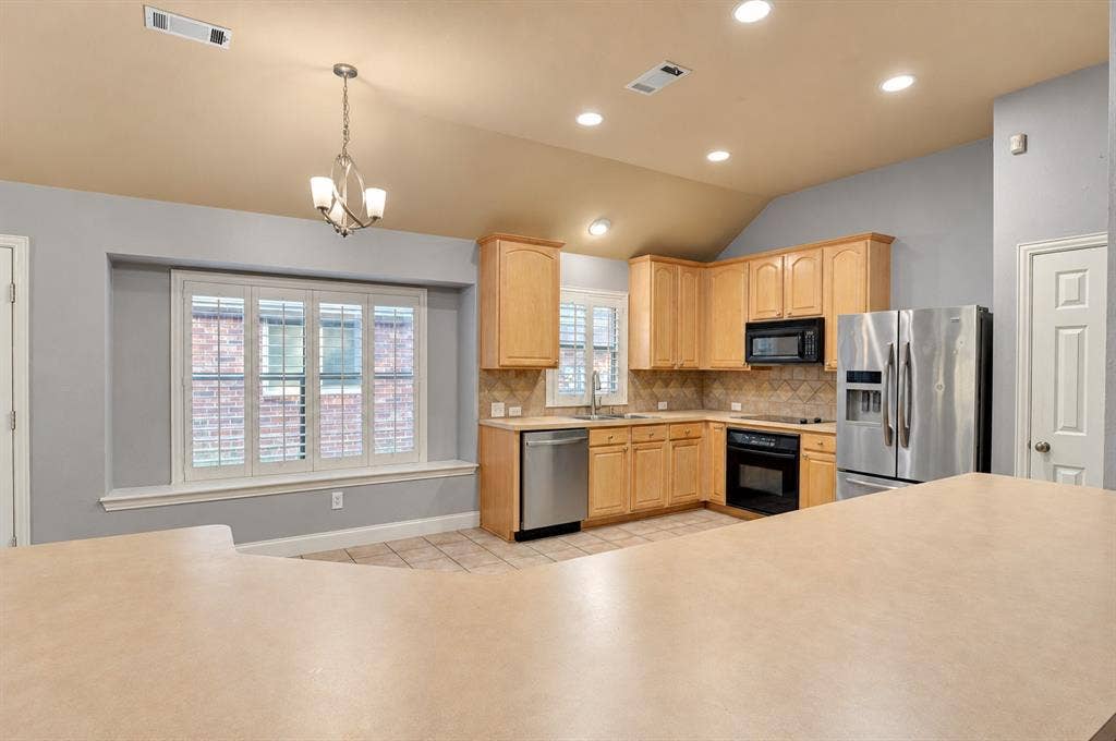6831 Landing Drive, Grand Prairie, TX 75054