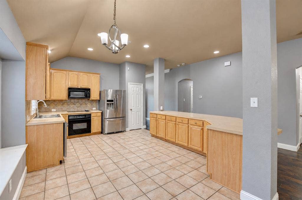 6831 Landing Drive, Grand Prairie, TX 75054