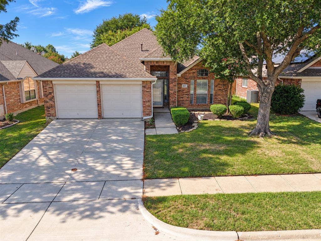6831 Landing Drive, Grand Prairie, TX 75054