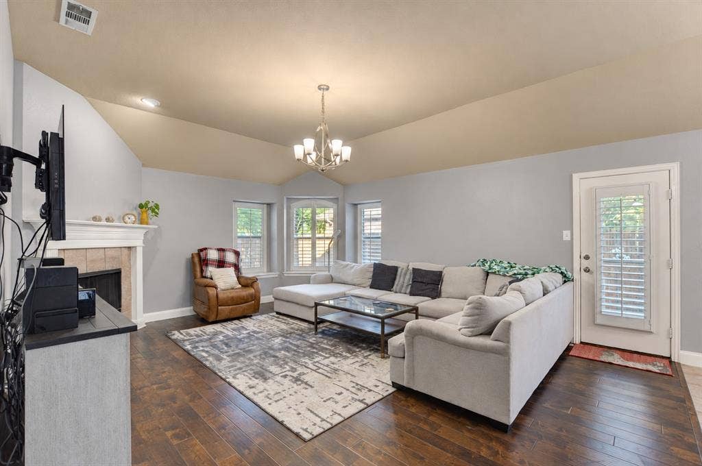 6831 Landing Drive, Grand Prairie, TX 75054