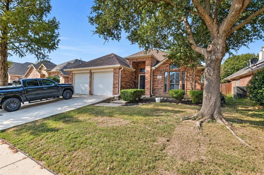 6831 Landing Drive, Grand Prairie, TX 75054