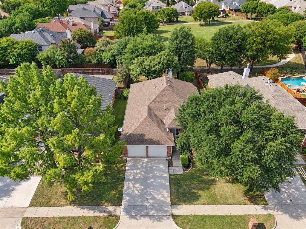 6831 Landing Drive, Grand Prairie, TX 75054