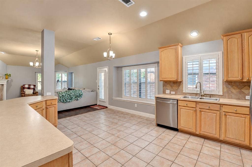 6831 Landing Drive, Grand Prairie, TX 75054