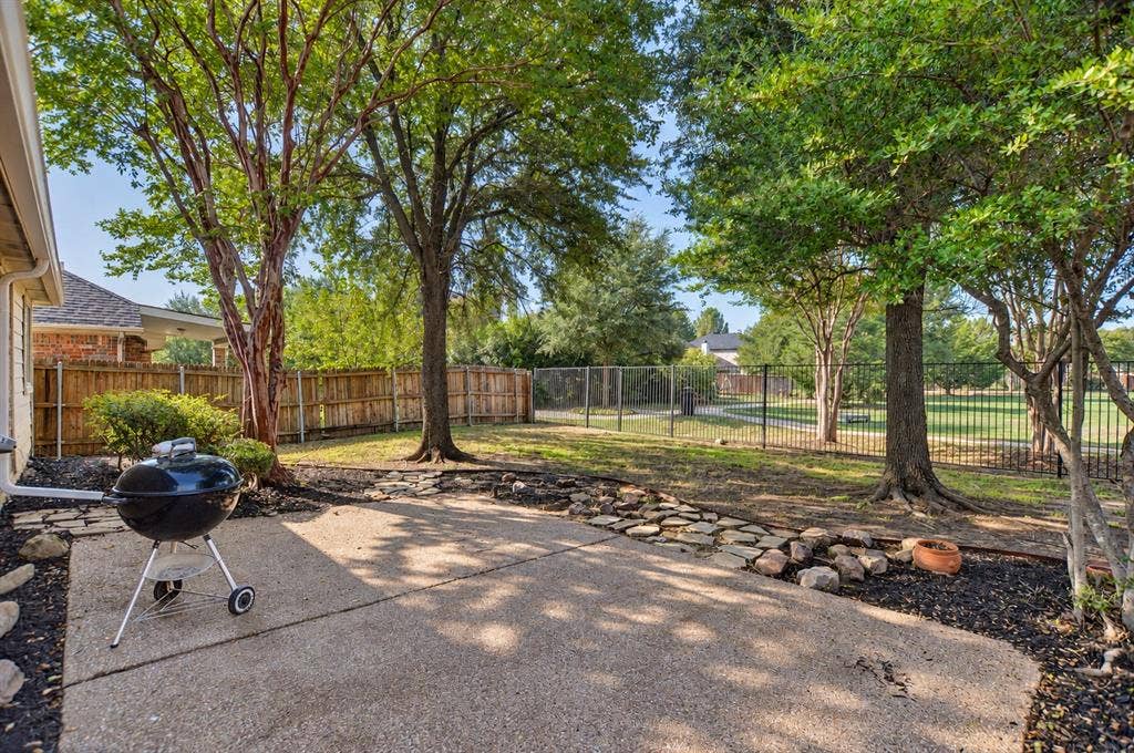 6831 Landing Drive, Grand Prairie, TX 75054