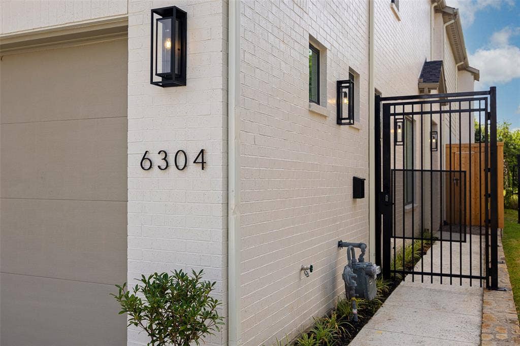 6304 Covington Lane, Dallas, TX 75214 6304 Covington Lane, Dallas, TX 75214
