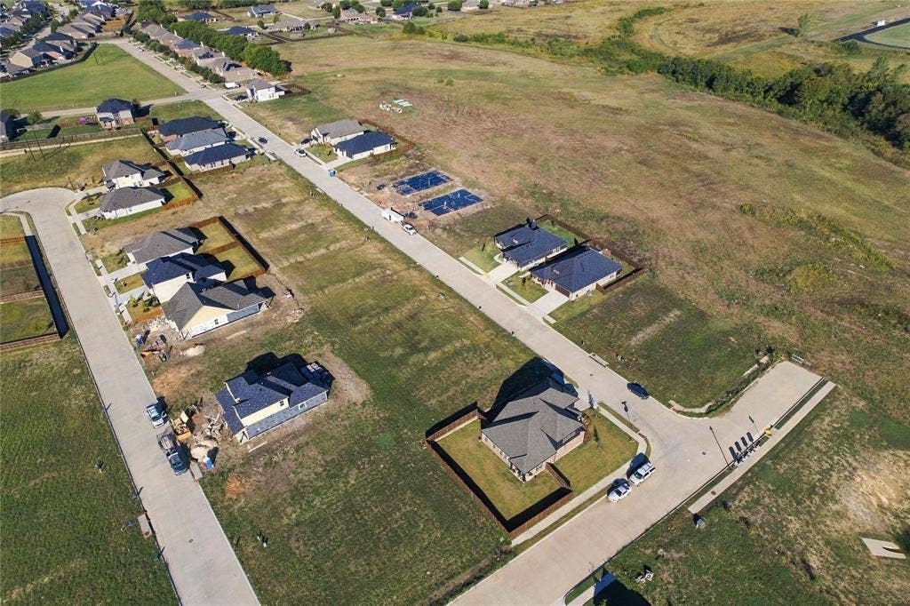 605 Parakeet Lane, Sherman, TX 75092