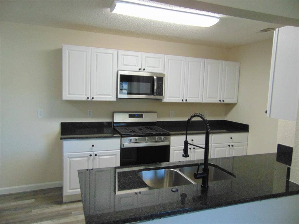 1741 Oak Hill Circle, Dallas, TX 75217 1741 Oak Hill Circle, Dallas, TX 75217