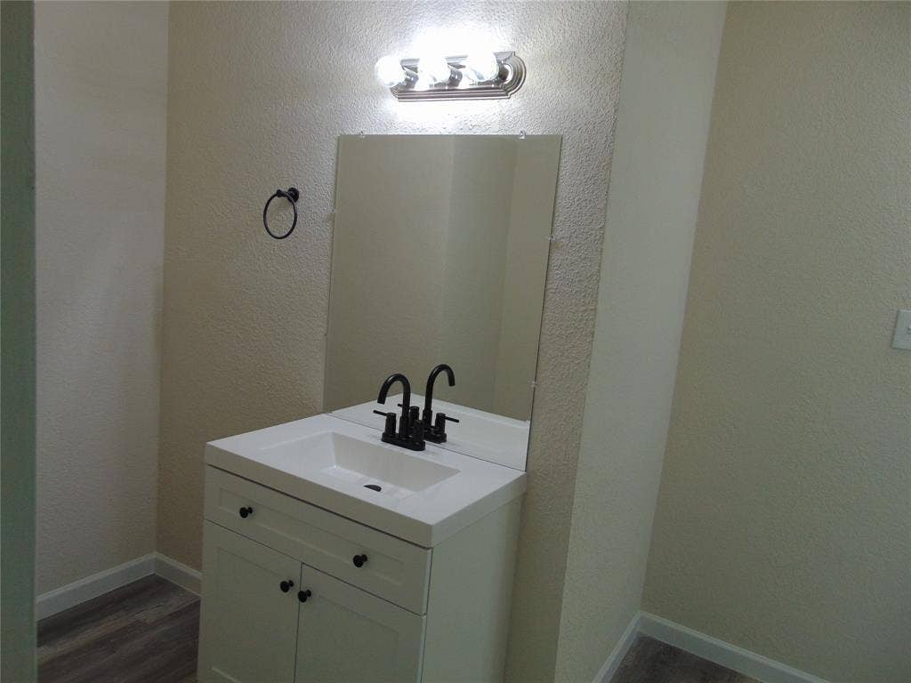 1741 Oak Hill Circle, Dallas, TX 75217 1741 Oak Hill Circle, Dallas, TX 75217