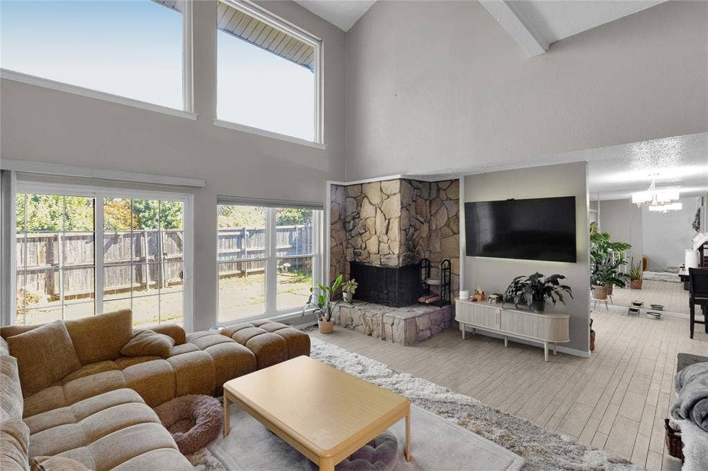 2902 Country Place Circle, Carrollton, TX 75006