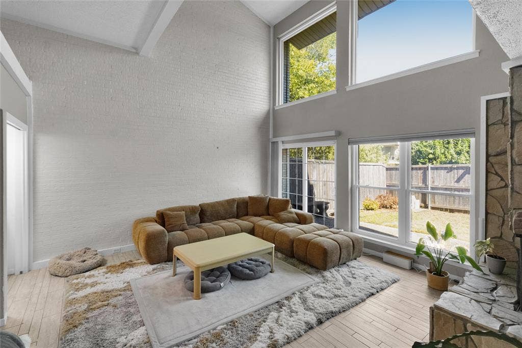 2902 Country Place Circle, Carrollton, TX 75006