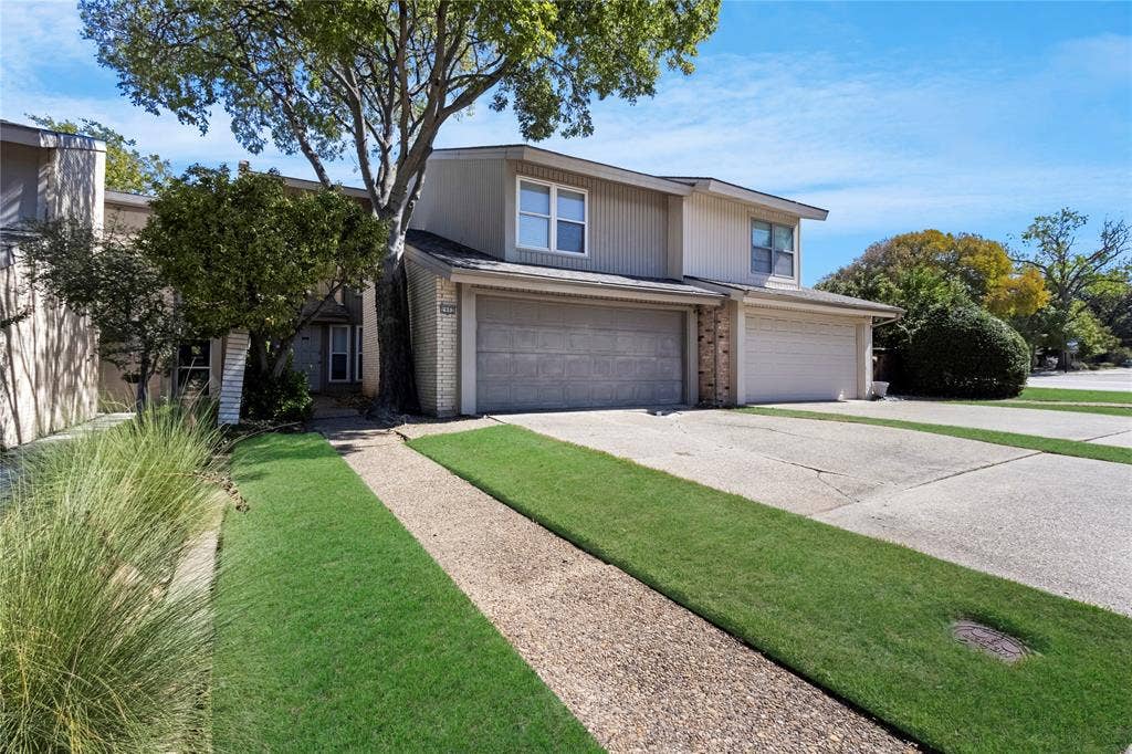 2902 Country Place Circle, Carrollton, TX 75006