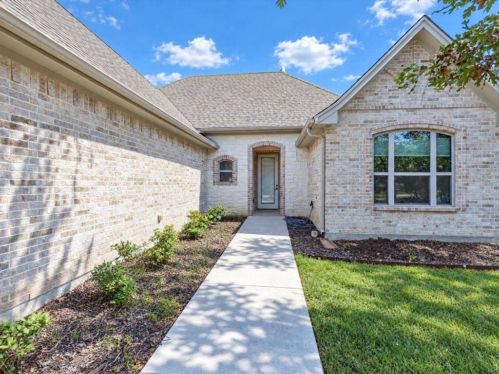 196 Bridwell Lane, Runaway Bay, TX 76426