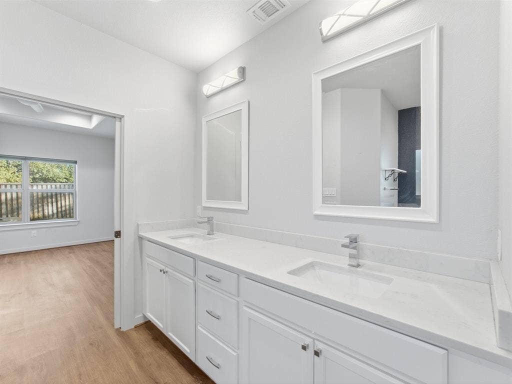 196 Bridwell Lane, Runaway Bay, TX 76426