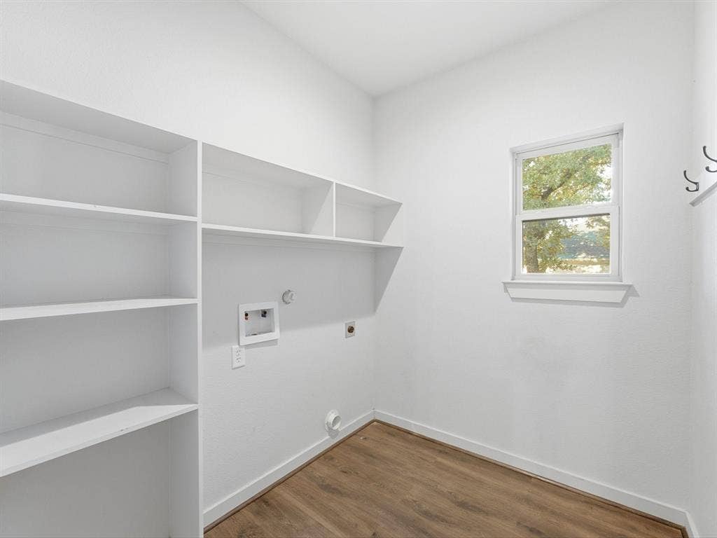 LOVE the built ins