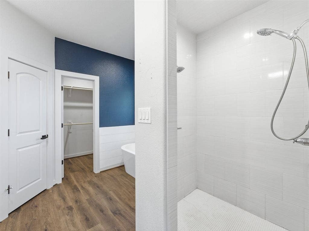 love the bold color choice