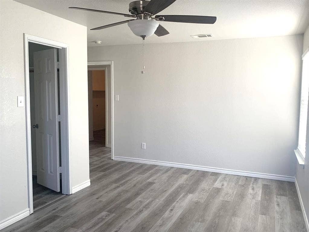 2011 Limestone Drive, Grand Prairie, TX 75052