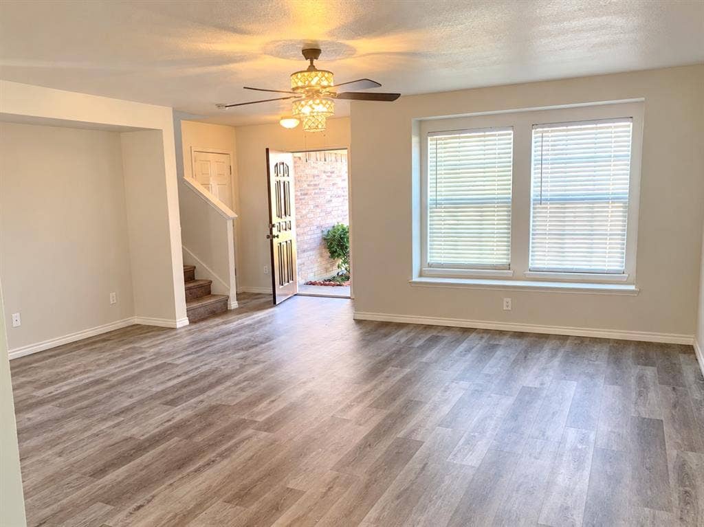 2011 Limestone Drive, Grand Prairie, TX 75052