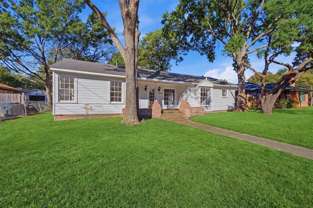 1420 N Shannon Street, Sherman, TX 75092