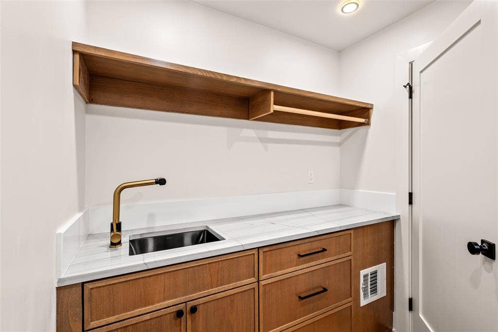 1439 Junior Drive, Dallas, TX 75208