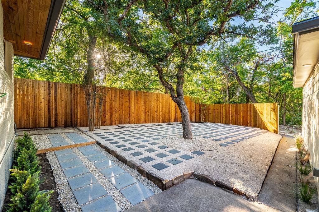 1439 Junior Drive, Dallas, TX 75208