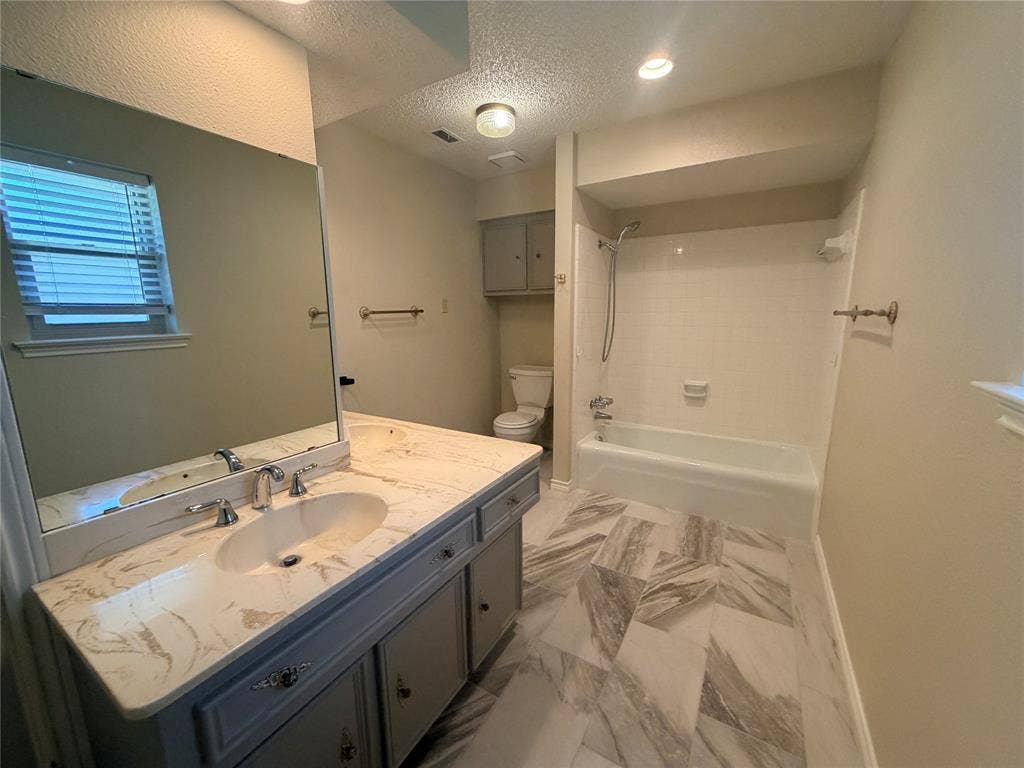 1620 Lexington Place, Bedford, TX 76022