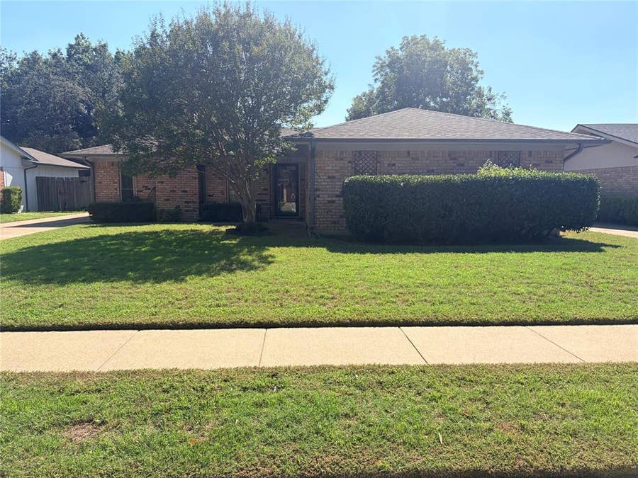 Property photo for 1620 Lexington Place, Bedford, TX