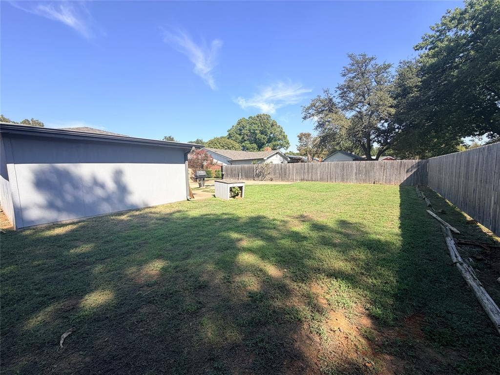 1620 Lexington Place, Bedford, TX 76022