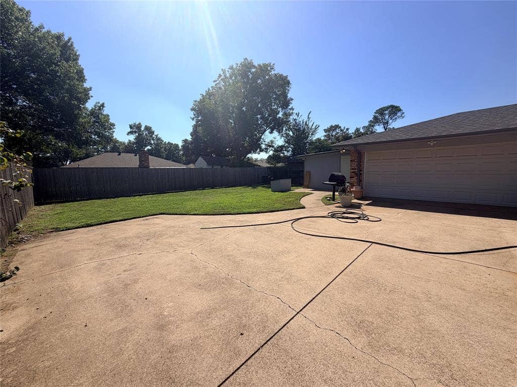 1620 Lexington Place, Bedford, TX 76022