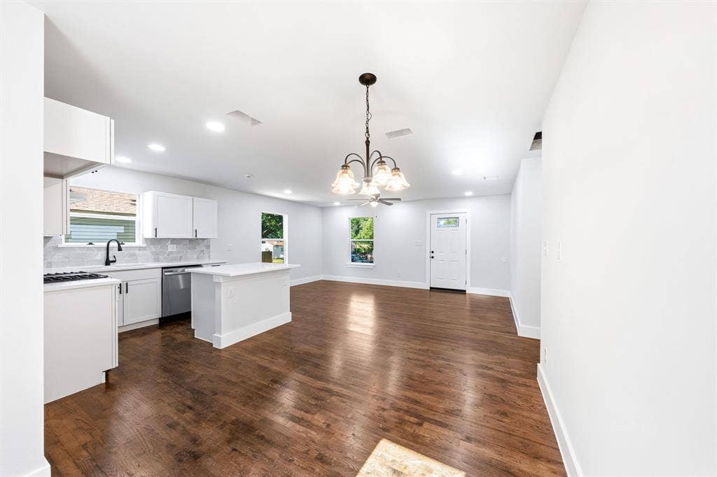 1239 Tarpley Avenue, Dallas, TX 75211 1239 Tarpley Avenue, Dallas, TX 75211