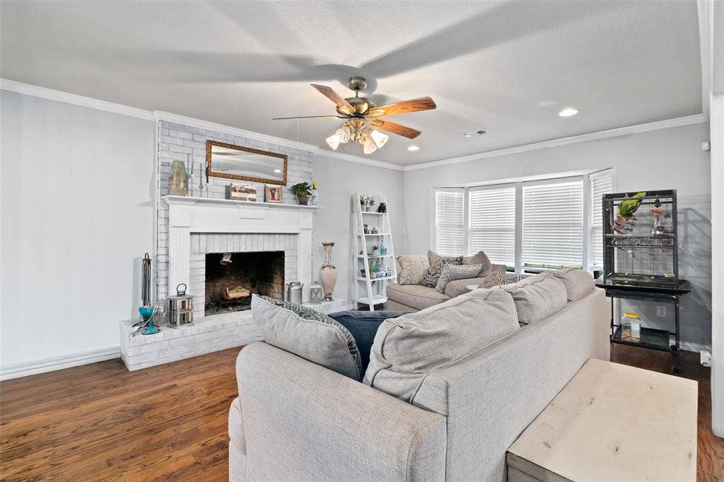 301 N Lyon Street, Tom Bean, TX 75491