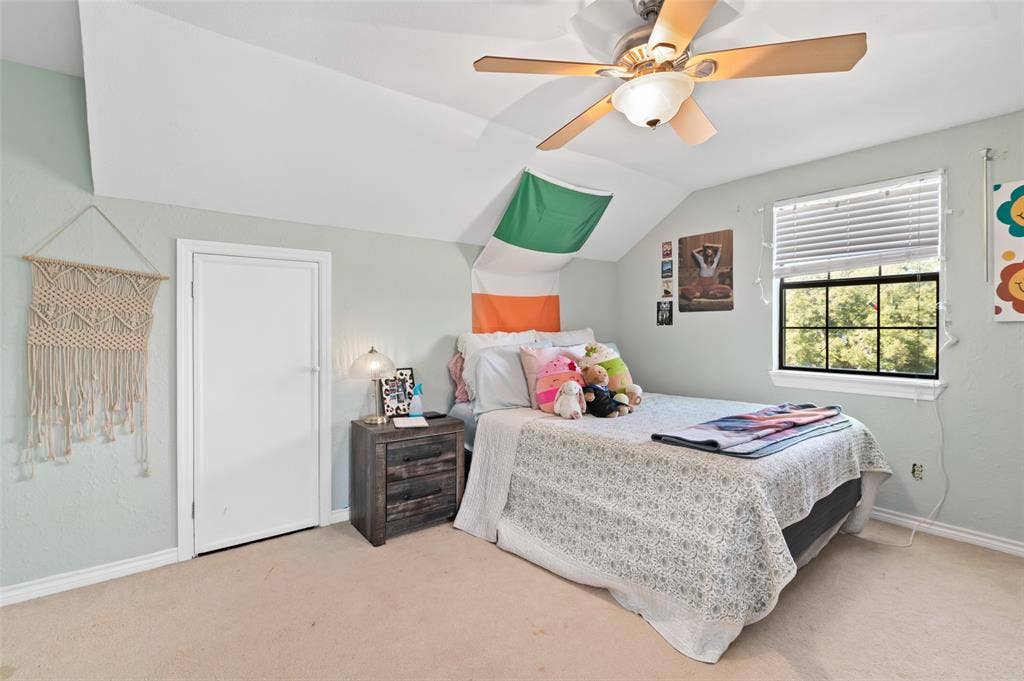 301 N Lyon Street, Tom Bean, TX 75491