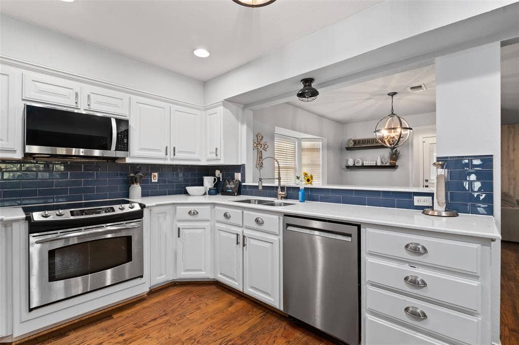301 N Lyon Street, Tom Bean, TX 75491