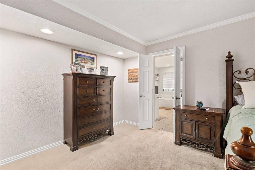 301 N Lyon Street, Tom Bean, TX 75491