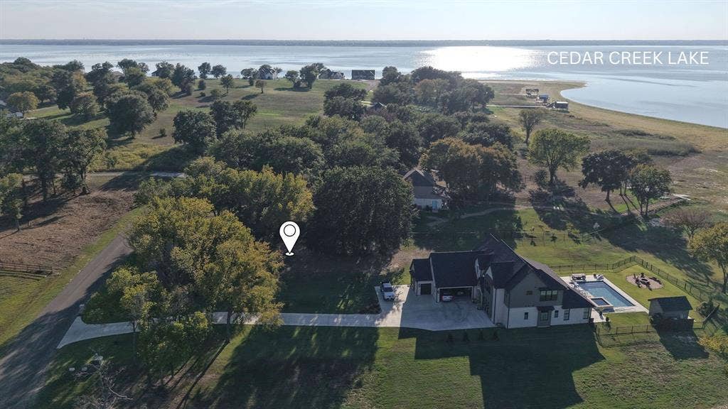 1514 Shoreline Drive, Mabank, TX 75143