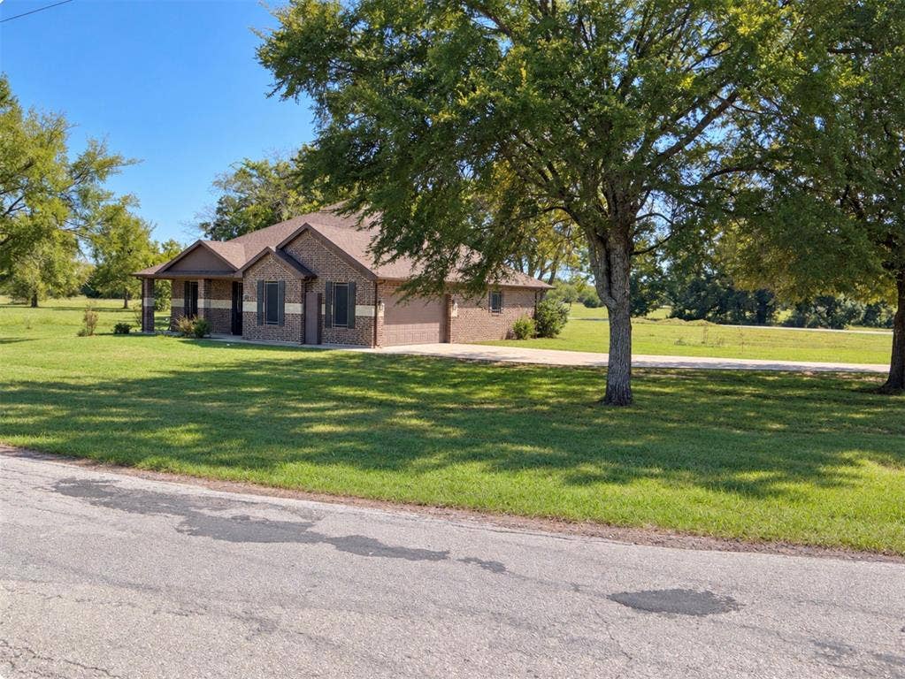 105 Deer Trail, Kerens, TX 75144