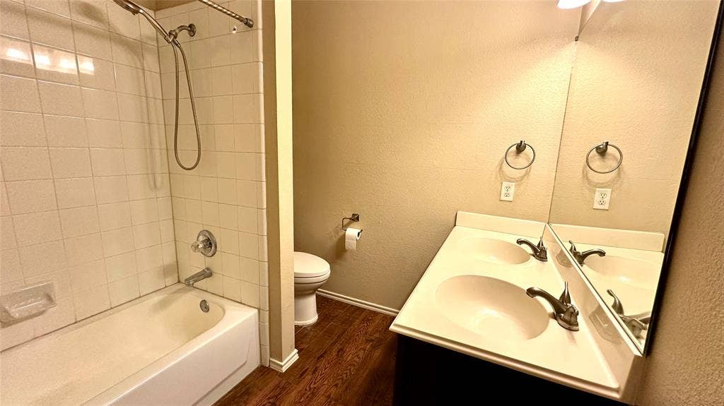 1402 Peregrine Street, Lewisville, TX 75077