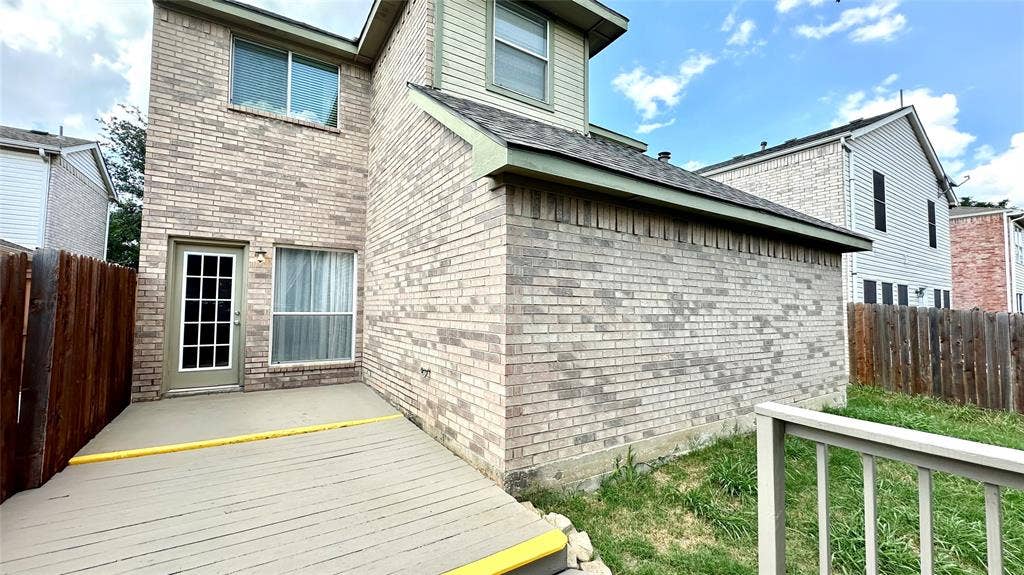 1402 Peregrine Street, Lewisville, TX 75077