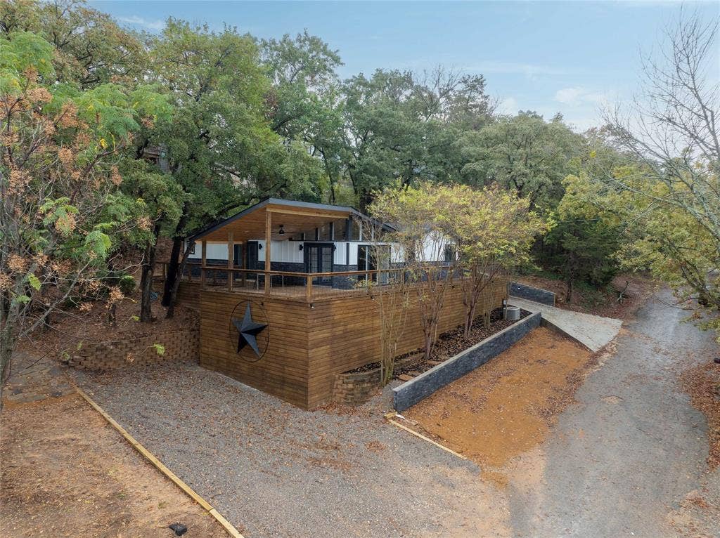 491 Black Forest Drive, Pottsboro, TX 75076