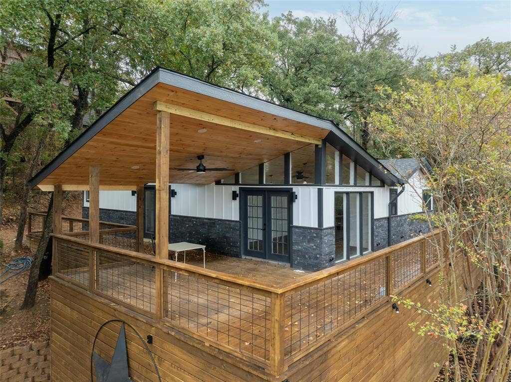 491 Black Forest Drive, Pottsboro, TX 75076