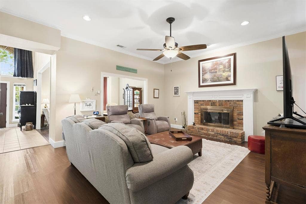 407 Grant Drive, Wylie, TX 75098 w/fireplace