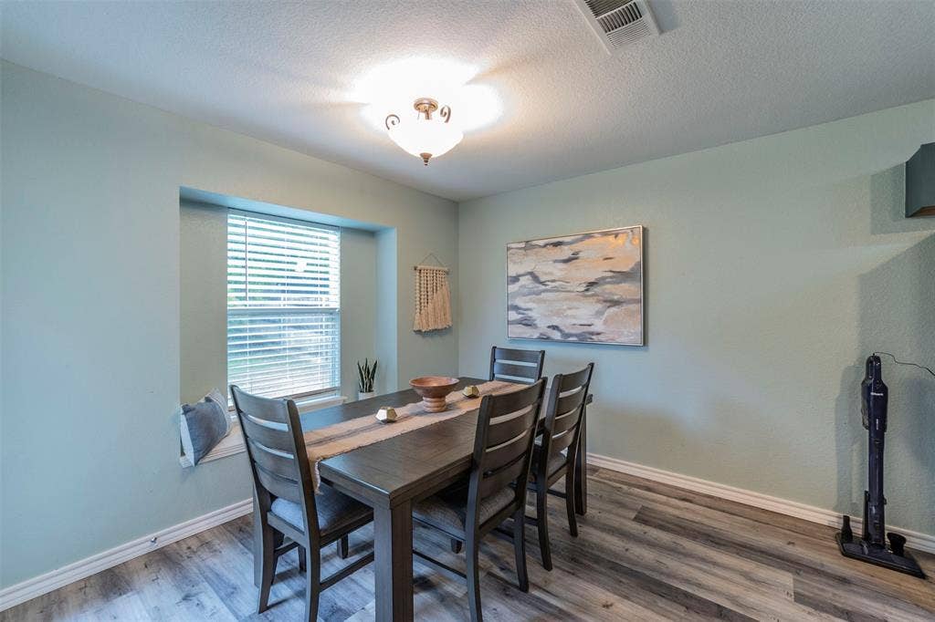 421 Oxford Street, Burleson, TX 76028